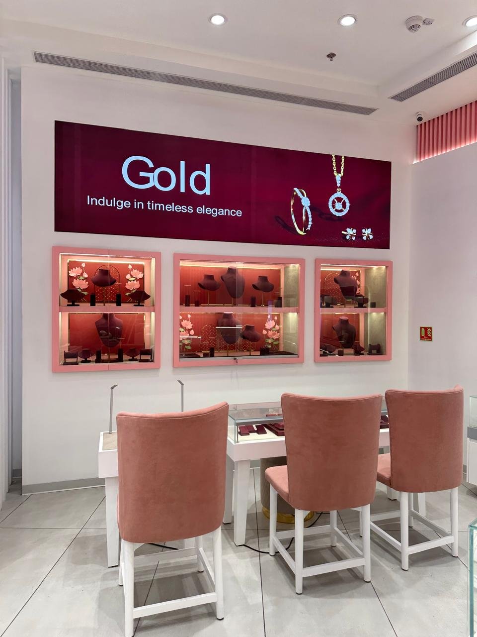 Modern & Aesthetic Lounge Seating