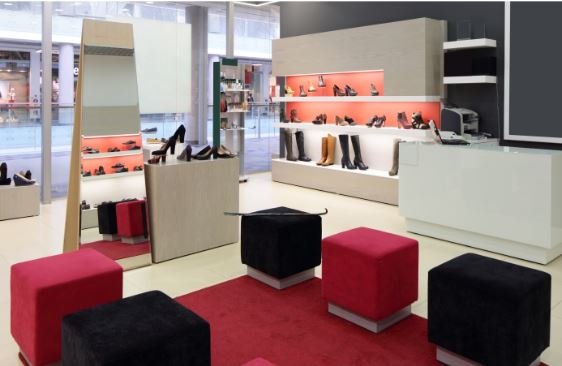 Compact Retail Seating with Display