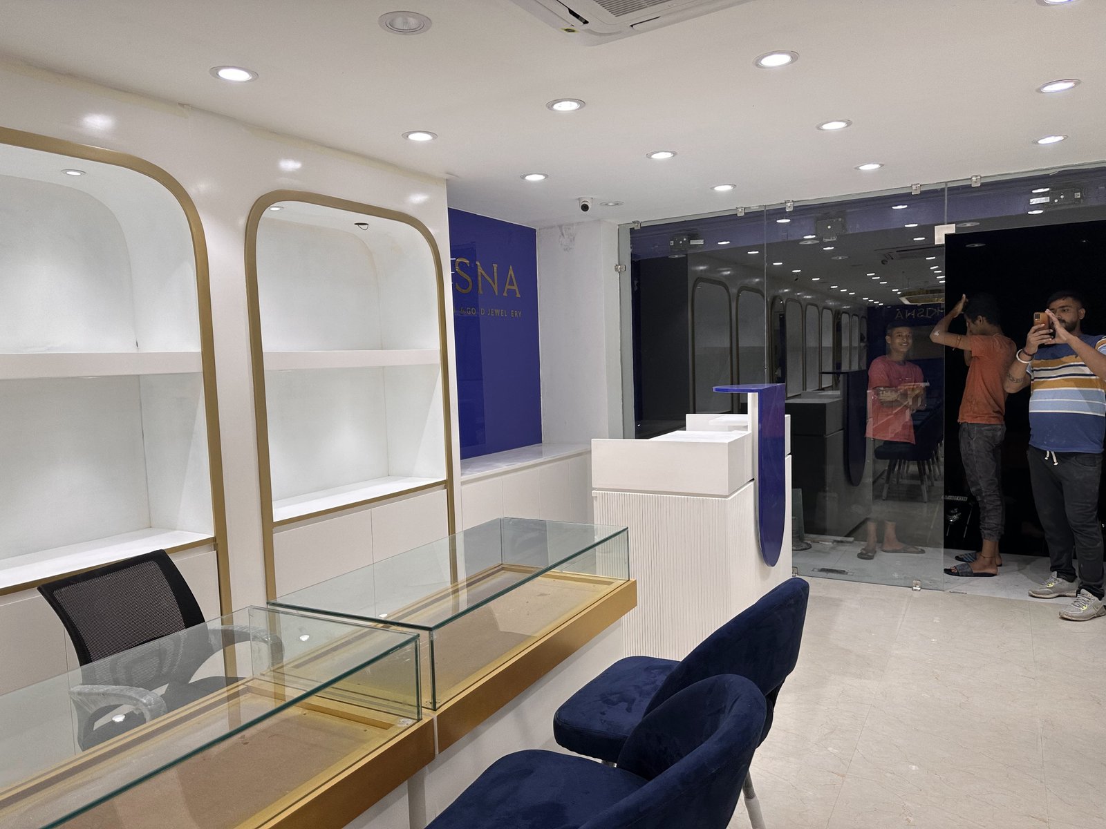 Modern Glass Display Counters